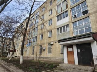 Продается 1к 4/5 в центре г. Бельцы