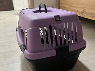 Продам переноску и когтеточку