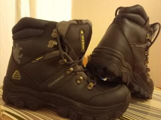 Продам новые ботинки