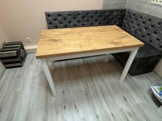 Продам стол обеденный 68х120