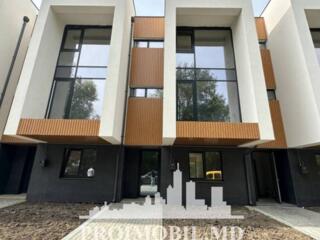 Vă propunem spre vânzare acest Townhouse în 3 nivele, amplasat în or. 