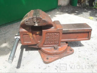 Продам тиски