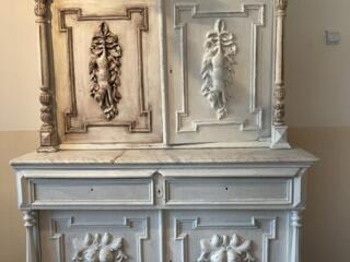 Продается мебель из натурального дерева. Viber +37378897359.