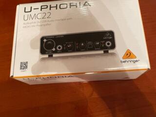 Аудио интерфейс Behringer umc 22