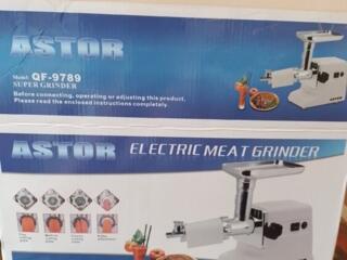 Продам электромясорубку ц 700р электротостер 300р