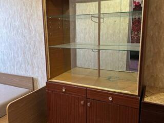 Продам серванты, шкаф, трюмо, стол