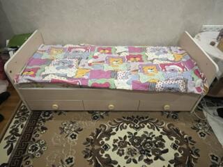 Продам детскую кроватку