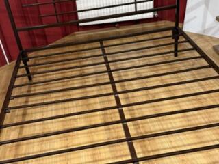 Продаётся кровать