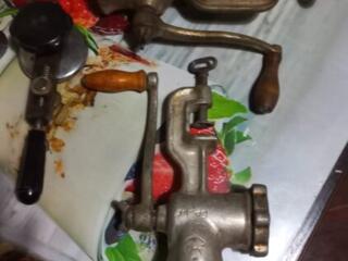 Мясорубки и закаточный прибор