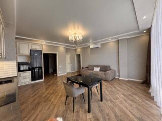 В продаже просторная и современная квартира в Киевском районе - ...