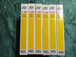 Видеокассеты продам.