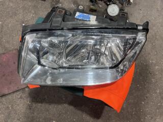 Продам переднюю левую фару Volkswagen Bora 1998-2005