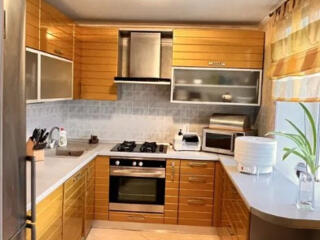 3-х комнатная квартира, ул. Краснова кладовая и парко место бонусом