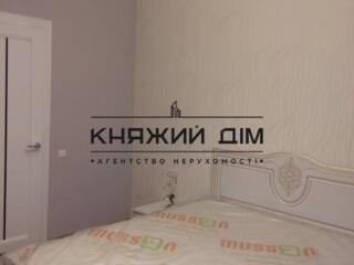 Продажа отличной 2-х комнатной квартире в самом центре Киева по пер. .