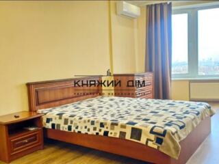 Простора, роздільна 3-кімнатна квартира по вул. Депутатська 23А, ...