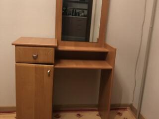 Продается туалетный столик