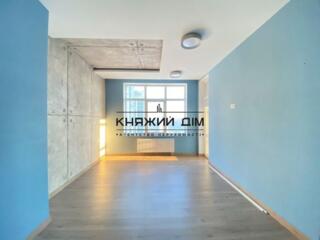 Продам 3 х комнатную квартиру. Видовая. Улица Драгомирова, 17. Жилой .