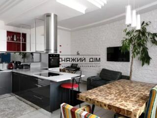 Продаж дворівневого пентхауса в ЖК "Лікоград" по вул. Ломоно