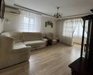 Предлагается к продаже трехкомнатная квартира на улице Сахарова. ...