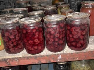 Продаётся вишня в собственном соку