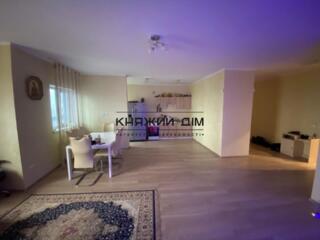 Продаж 2-кімнатної видової квартири за адресою: ЖК "вул. ...