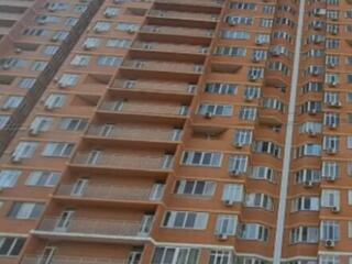 В продаже квартира площадью 42,5 м², расположена на среднем этаже ...