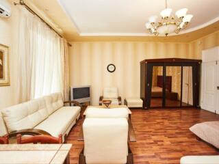 Сдам 1-комнатную квартиру Театральный переулок/ Горсад/ Оперный театр