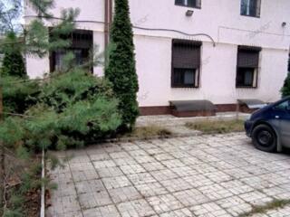 ПРОСТОРНАЯ трехкомнатная квартира + подвал + парковка