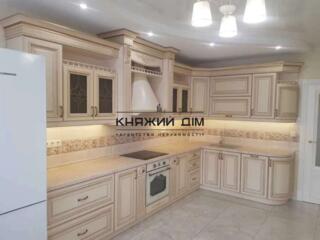 Продається 2-х к.кв. з чудовим ремонтом, по вул. Драгоманова 2Б, ...