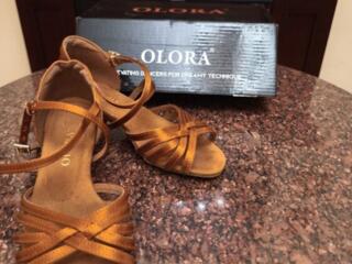 Женская обувь модельная рр 34-35-36-37 Ботинки Сапоги Кроссовки 37-38