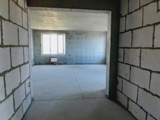 Продам квартиру 101 кв. м., 21/24, новый дом, жк 4 Сезона.