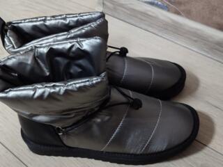 Продам обувь Женскую