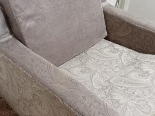 Мягкое кресло