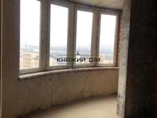 Продаж 2-рівневої квартири без ремонту, Дніпровська набережна, 19А. ..