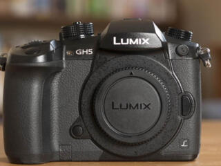 Panasonic Lumix GH5 (body, 6 аккумуляторов)