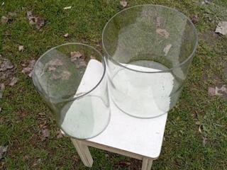 Acvariu cilindric sticla 12.l Pret 350 lei.