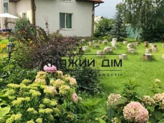 Без комиссии! Продается дом в селе Плюты по ул. Луговая. Площадь 220 .