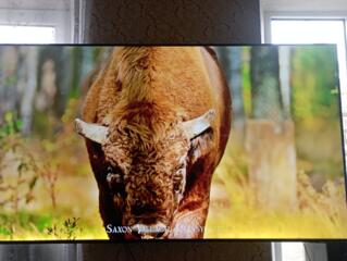 Продам телевизор samsung UE65AU8000