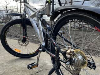 Качественный велосипед(торг уместен)для ежедневных поездок