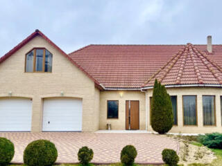 Продам 2-х этажный дом в Фонтанке-1