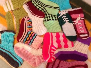Красивые и полезные изделия - носки домашние