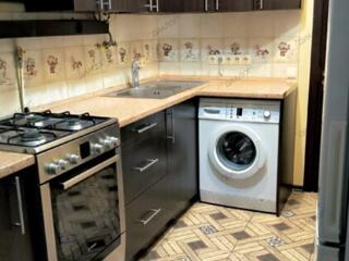 Tiraspol - Apartament SPAȚIOS cu trei camere + subsol + parcare