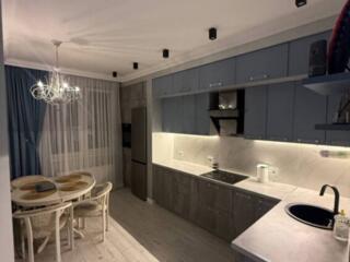 В продаже простора трёхкомнатная квартира в новом доме с великолепным 