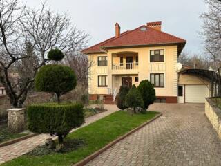 Casă spațioasă în Telecentru, 409 m², teren 8,45 ari.