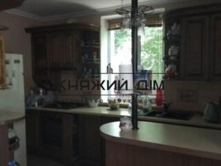 Предлагается к продаже капитальный 2-этажный дом в с. Шпитьки ...