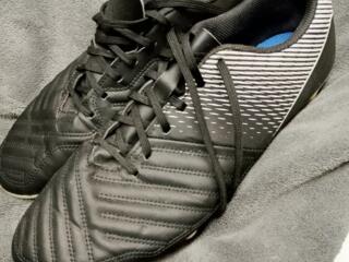 Бутцы футбольные