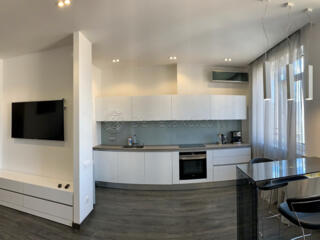 Код: 1683. Однокомнатная квартира-студия в Аркадии, Ж/К «Тридцать Шест