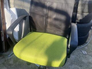 Компьютерный стул отличный