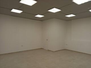 В продаже помещение в Радужном общей площадью 43 метра с ремонтом , ..