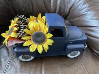 Машина стальная для интерьера